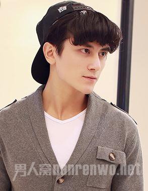 男生锅盖头发型