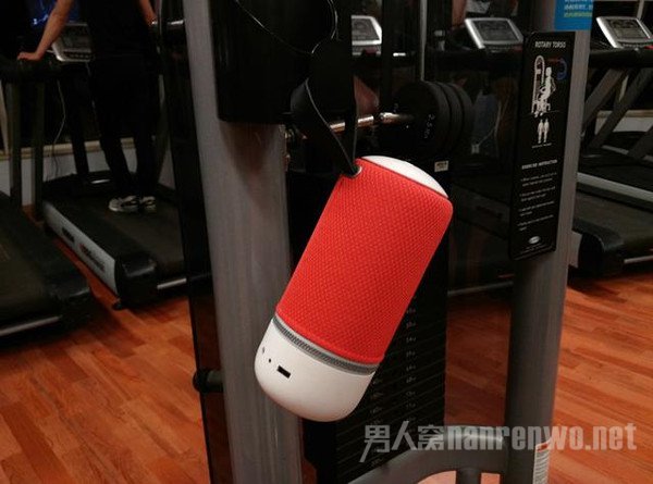 形似胶囊的Libratone ZIPP mini