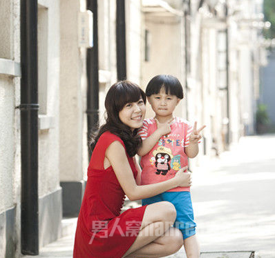 李金铭《面包树上的女人》剧照