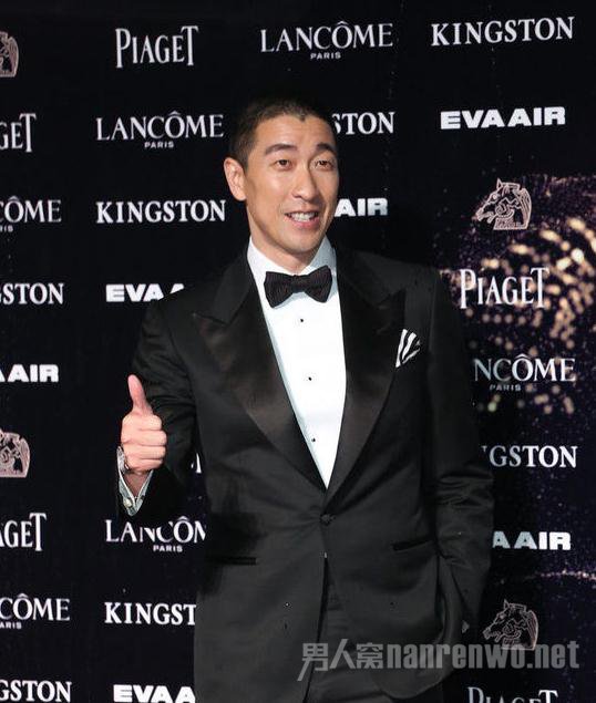 王千源酒会搭配