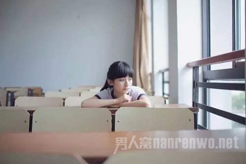 一切声音皆像冷的凝固了 一切声音皆像冷的凝固了