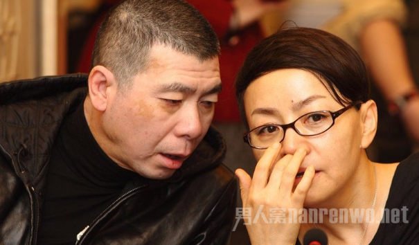 冯小刚宋丹丹讨论激烈