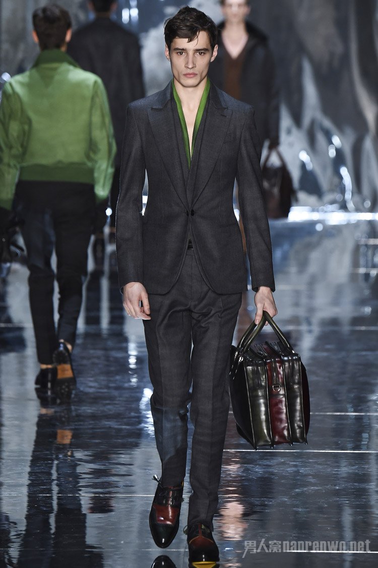 　Berluti