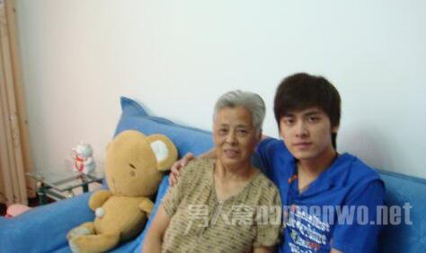 ���׷������