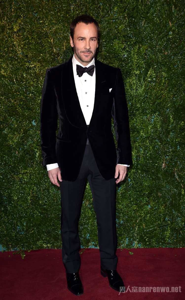 　Tom Ford以自身作为示范诠释华服