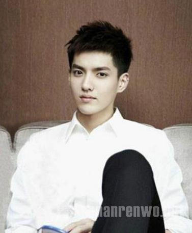 吴亦凡五官精致