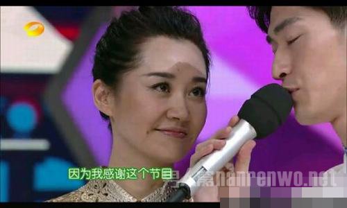 许晴含情脉脉看着张翰