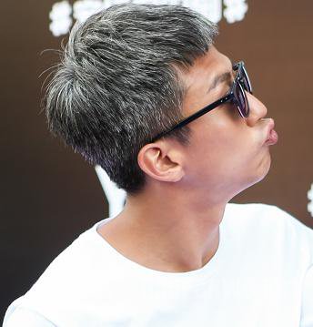 邓超白头发