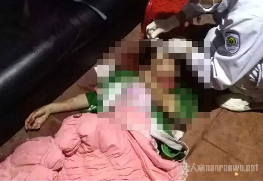凶手杀害姐弟后现场看热闹