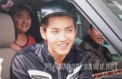 吴亦凡痞气十足