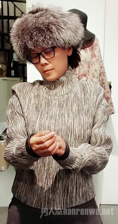 田震近照