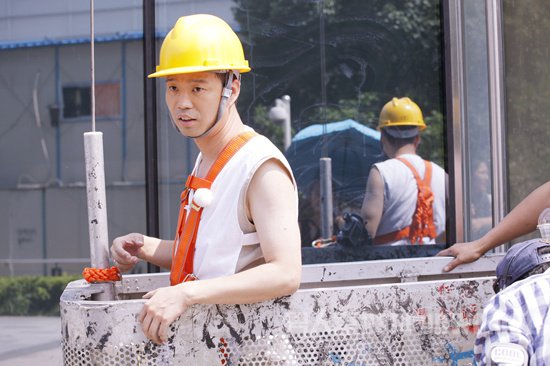 王迅《极限挑战》变身工人