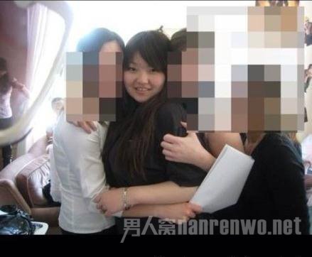 周扬青身材很丰满