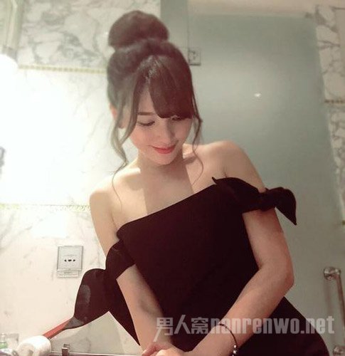 金莎晒低胸美照 女神终于瘦回去了