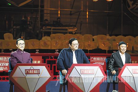 潘长江巩汉林坐镇辽宁卫视春晚