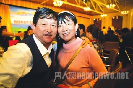 谢娜父母合照 谢娜父母合照