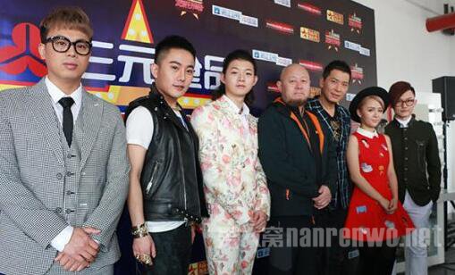 ����͸��׻���ϯ�