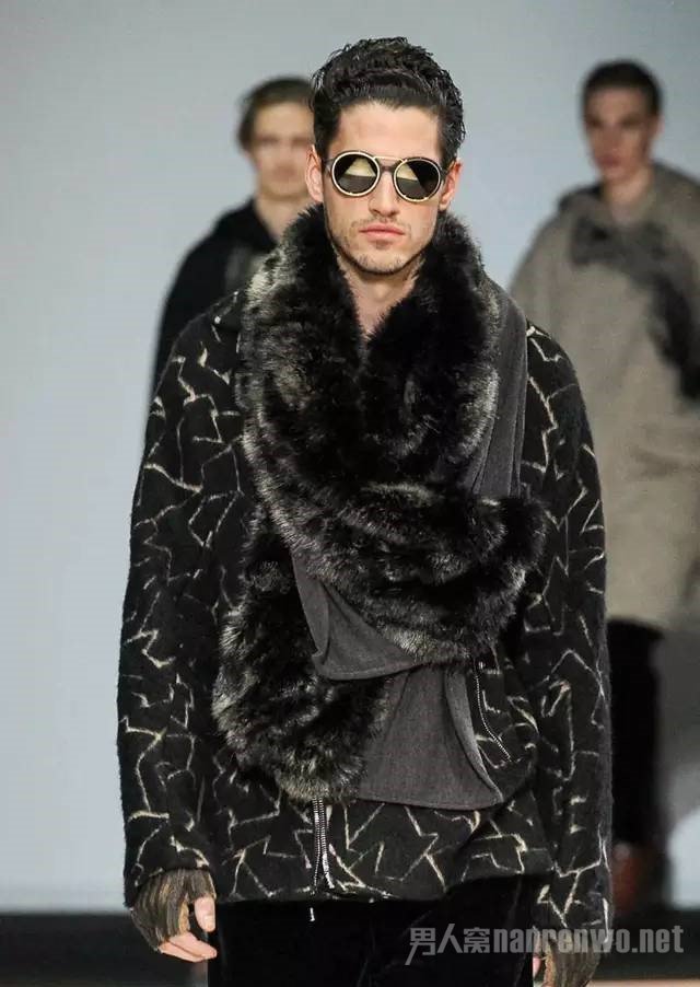  　　Emporio Armani