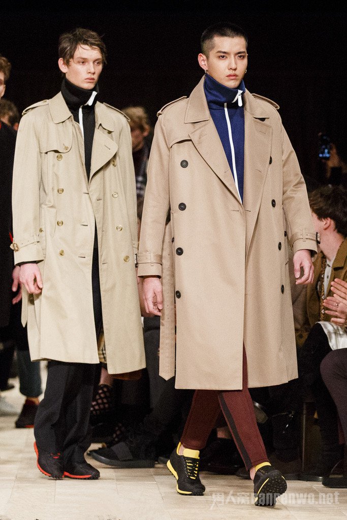 ෲ Burberry