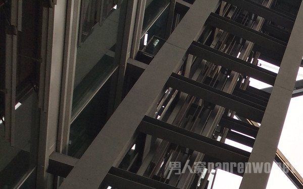 暗光处噪点较少 暗光处噪点较少