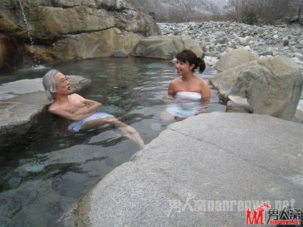 日本男女混浴风俗