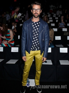 <b>������װ��ʾ�� ��ɫ��Ʒʱ�л��</b>